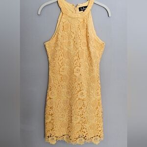 Lulus Yellow Love Poem Floral Crochet Lace Halter Sleeveless Tagged Sz M Fits S